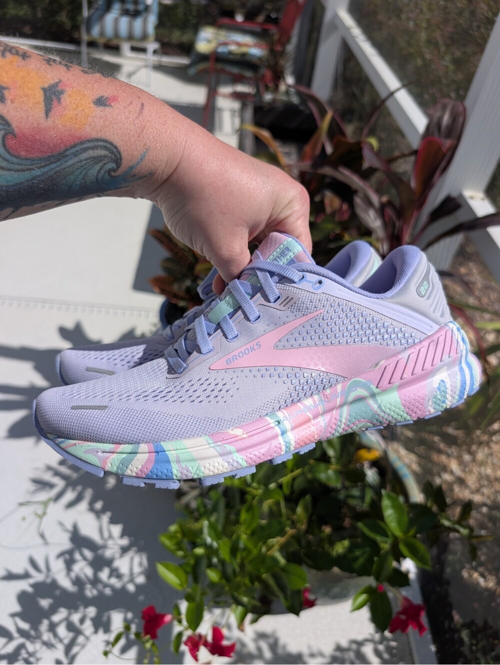 Brooks Adrenaline GTS 22 Women's 10 Running Shoes Empower Her Pastel Swirl RARE